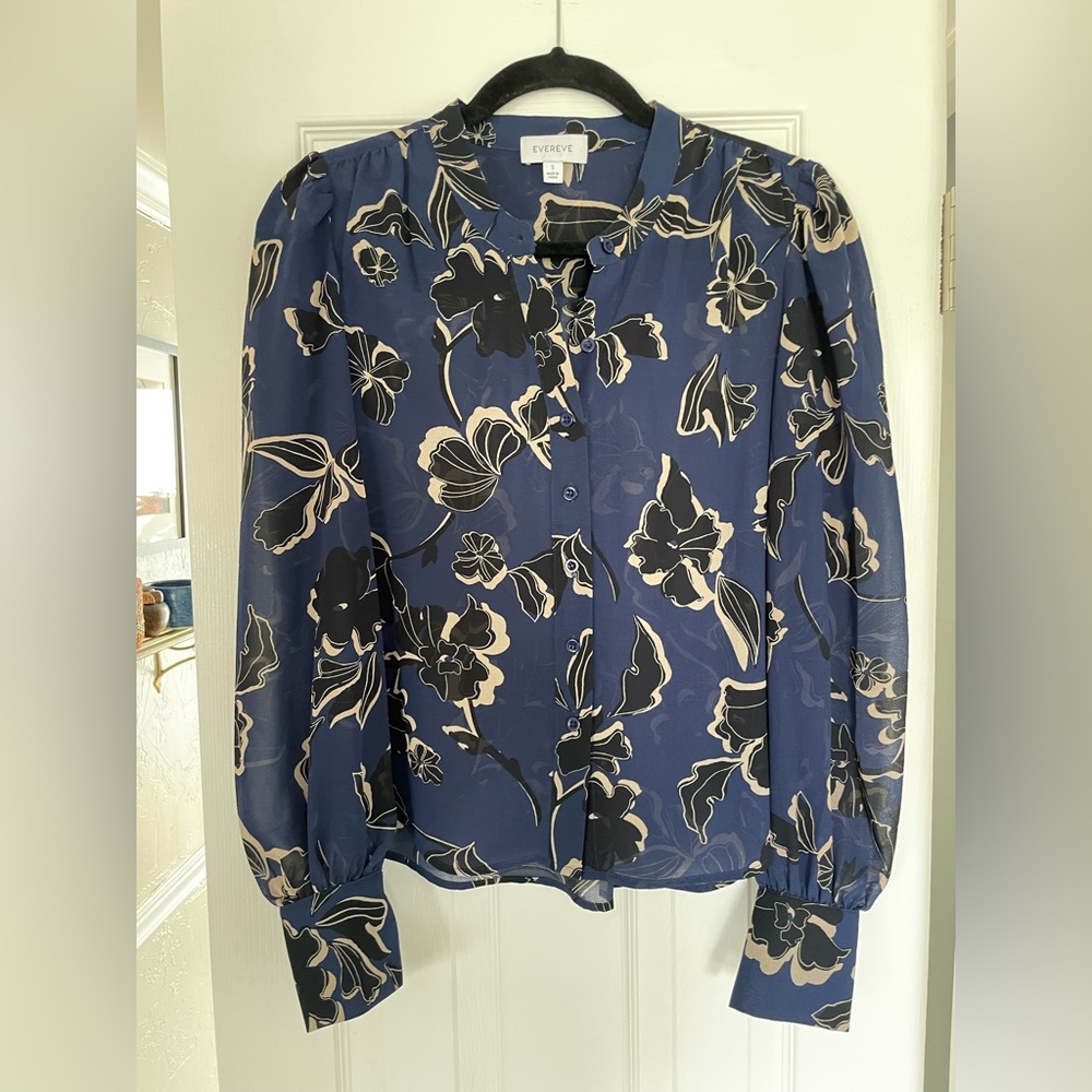 Evereve Women's Sheer Floral Navy Blouse